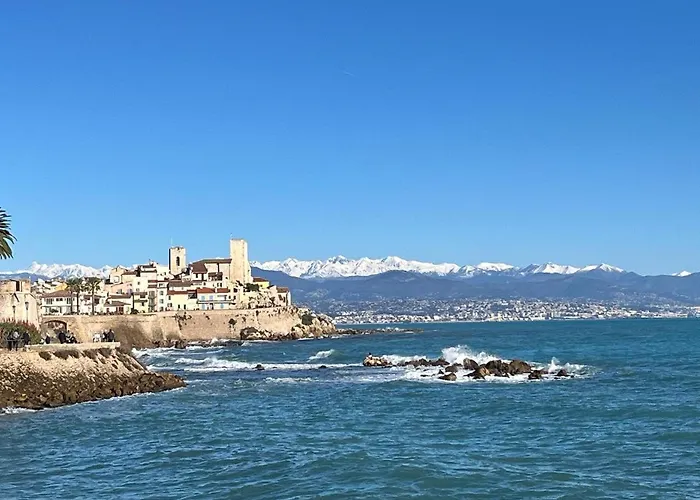 Sea View Walking Distance Old Town 아파트